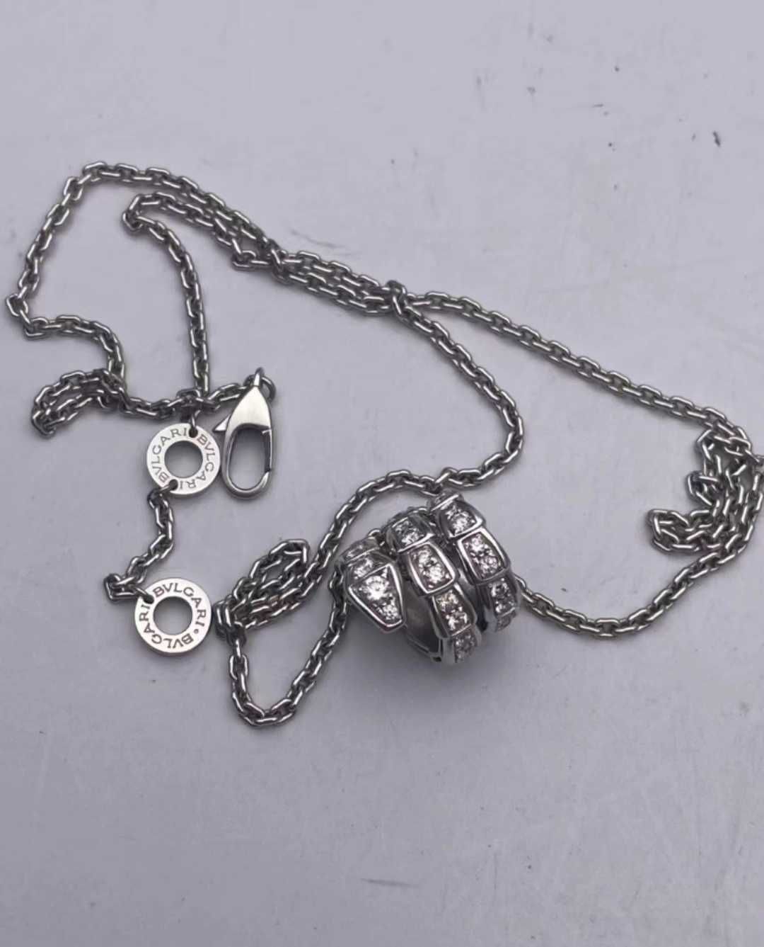 Naszyjnik z 18-karatowego złota BVLGARI SERPENTI w kolorze srebrnym