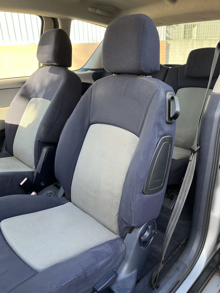 Peugeot 1007 1.4 HDi
