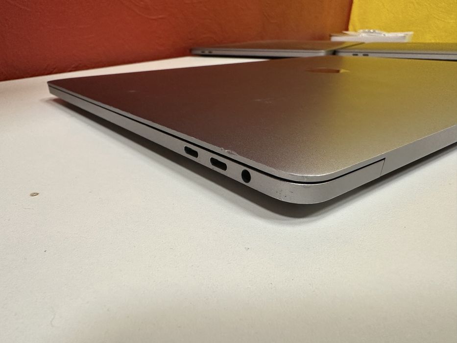 Дисплей, lcd, матриця, кришка в зборі MacBook Pro 15” A1990