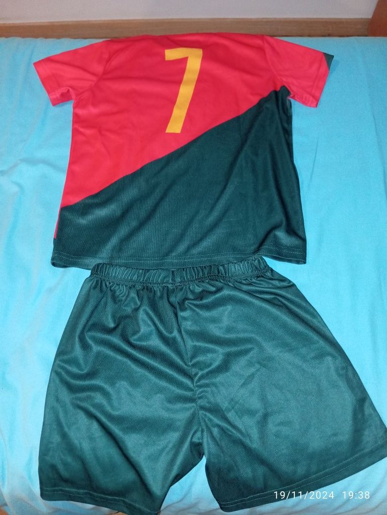 Equipamento Portugal criança 10 anos