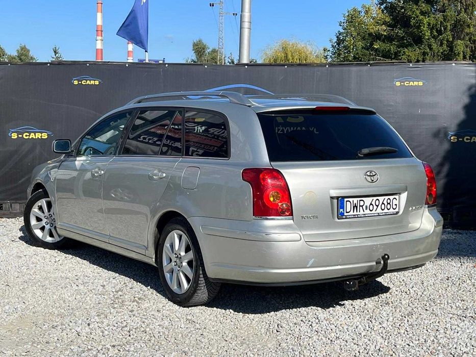 Toyota Avensis 1.8b + LPG • DŁUGIE OPŁATY • HAK • Zamiana