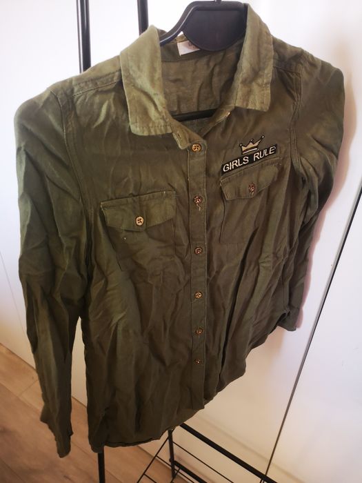 Swetry biała bluzka koszule 140