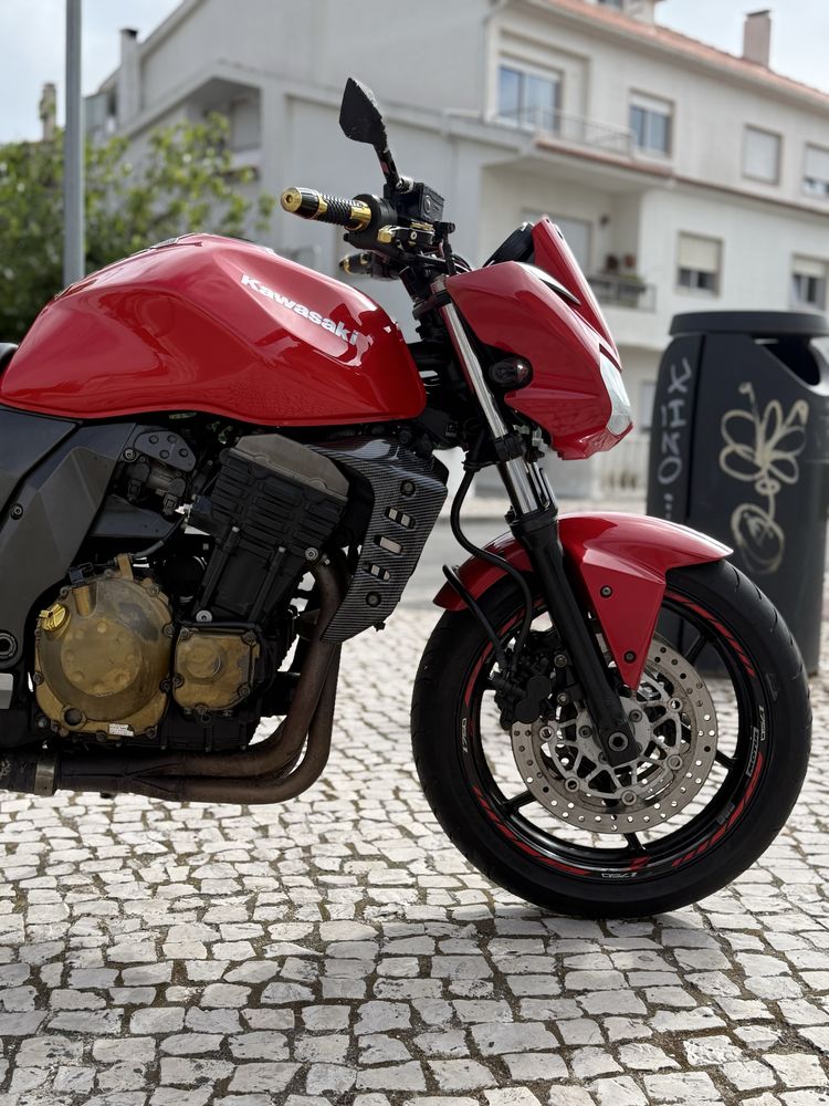 Vendo Mota Kawasaki Z 750 impecável
