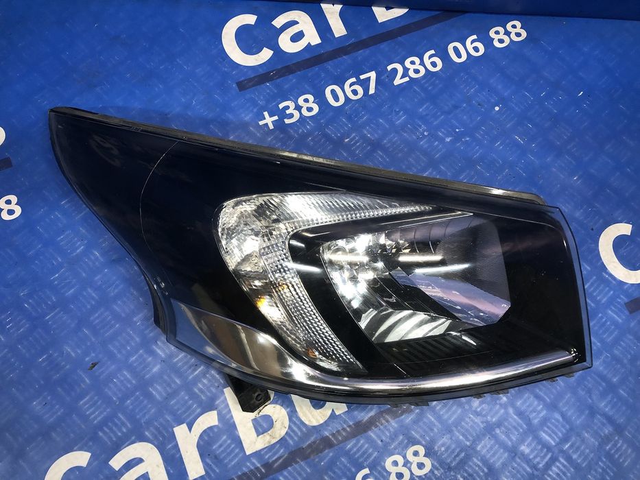 Фара права Trafic 3 Opel Vivaro Рено Трафік 3 Опель Віваро фари права