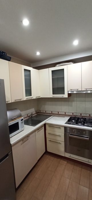 3к.кв-ра пр- Леся Курбаса, 15, ТРЦ Апрель, паркомісце, Борщагівка