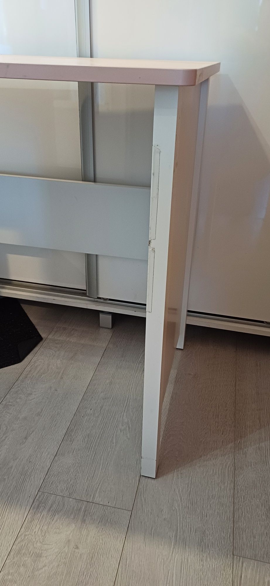 Biurko dla dziewczynki