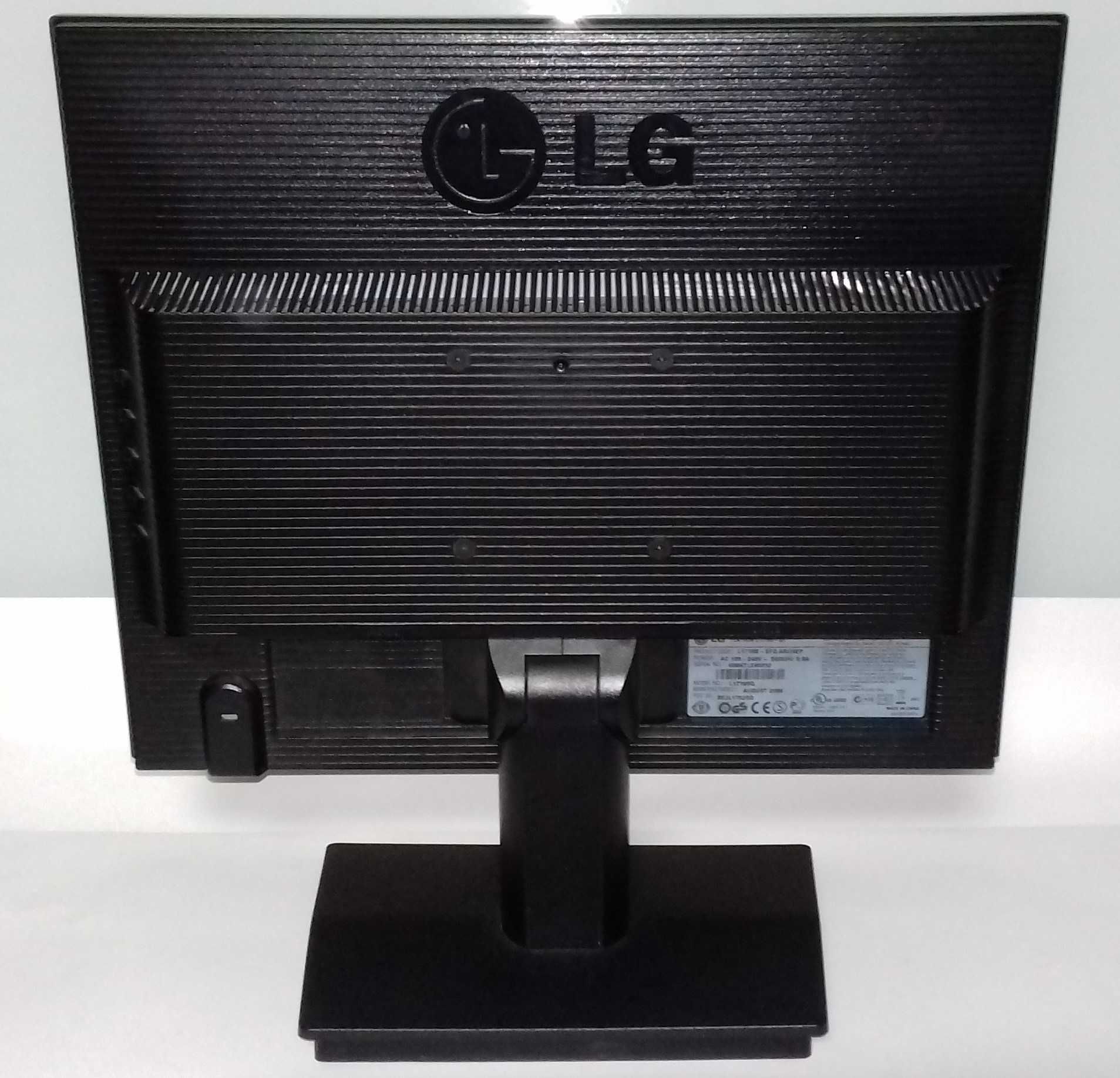 Монітор 17 LG Electronics L1719S L1719S-BF Чорний 7шт