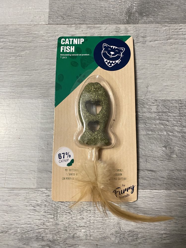 Zabawka dla kota z kocimiętka ryba rybka z piórem piórkiem