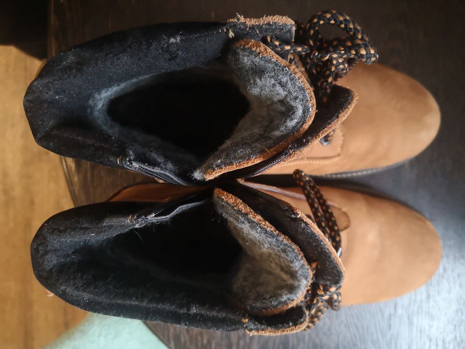 Ботинки фирминые зимние  кожа 40 размер