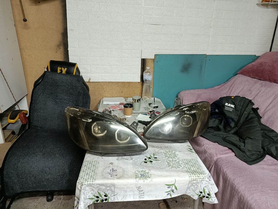 Продам линзованые фары на Вито 639