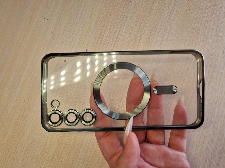 Продам новий чохол на Samsung S23+
