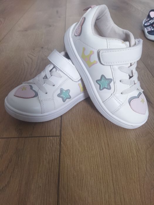 Adidasy dla dziewczynki rozmiar 26