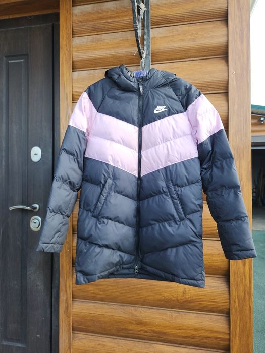 Продам зимову куртку Nike