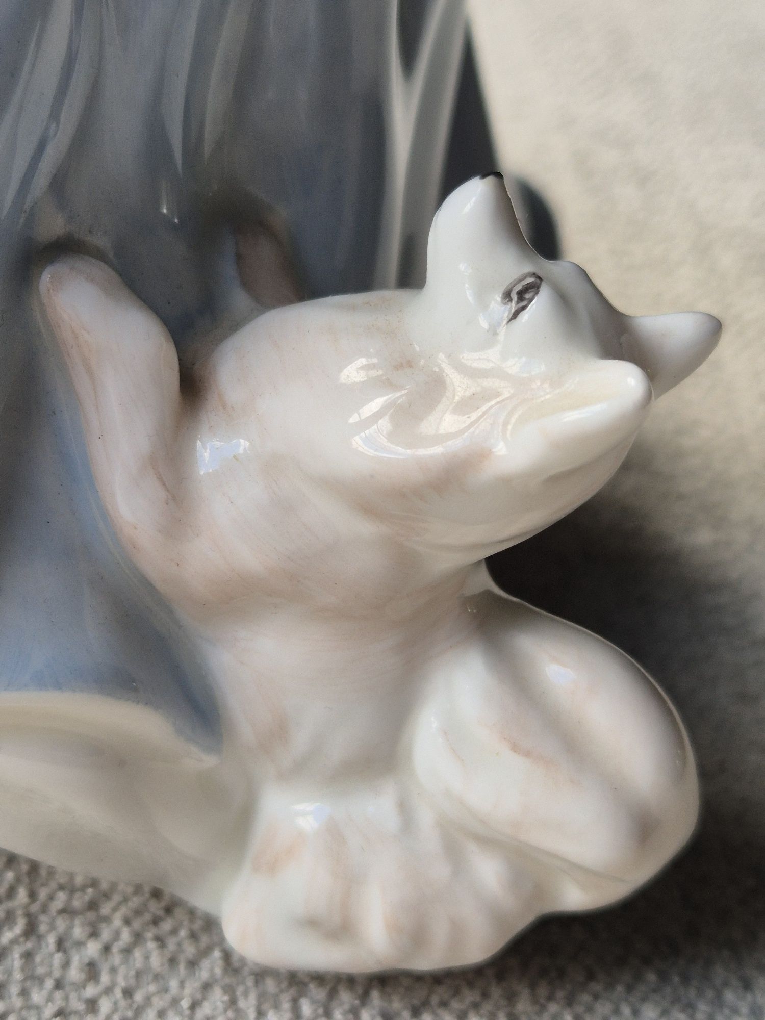 Dama Royal Doulton Llorain