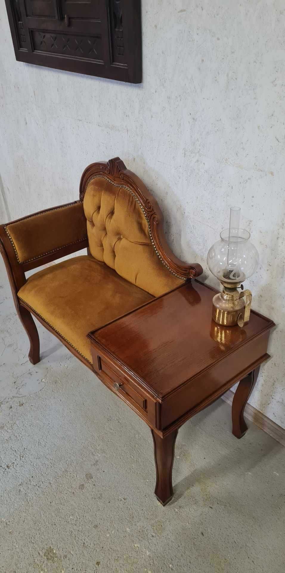 Piękny miodowy fotel siedzisko z półeczką i szufladką  - po renowacji
