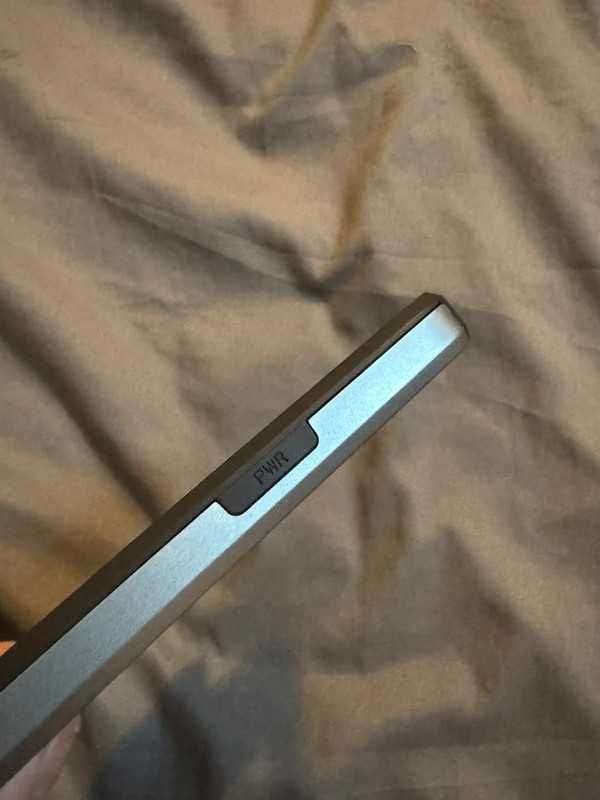 Case na karty iPhone 15 Pro