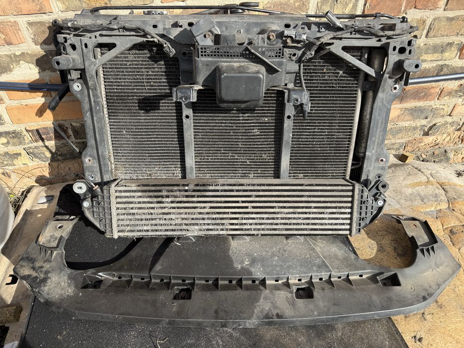 Передня панель телевізор касета радіаторів Mazda 3 BM 2013- 2,2 дизель