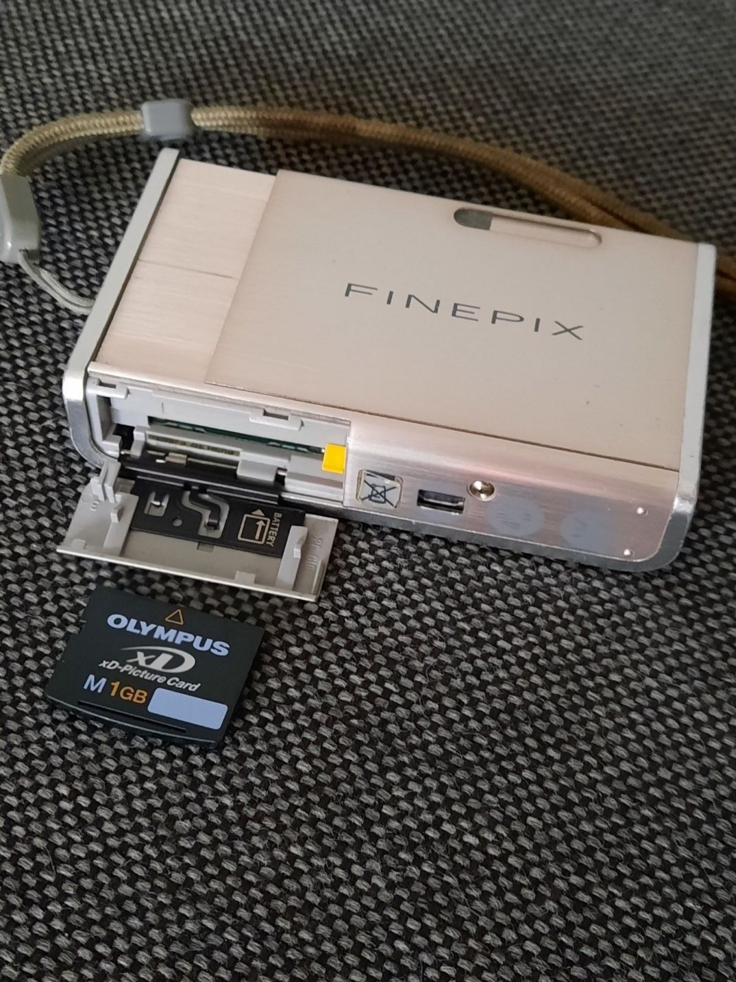 Aparat cyfrowy FinePix Z2/UNIKAT!