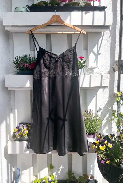 Nowa z metkami czarna satynowa koszula halka nocna z koronką S/M