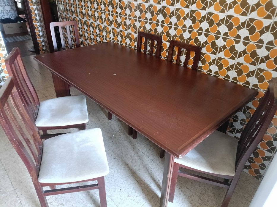 Conjunto de Mesa de Jantar com 6 Cadeiras – Madeira Maciça