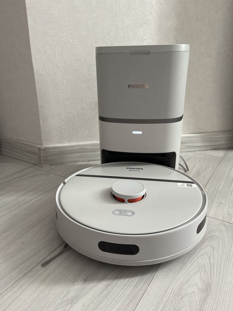 Робот-пилосос миючий Philips XU3110/02