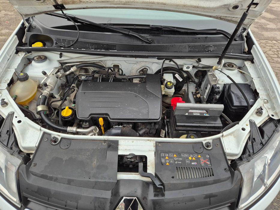 Renault Logan 2016г 1.2двигатель 114тыс км пробег