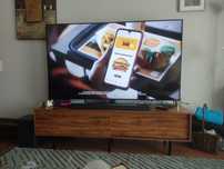 Móvel Tv castanho com pés em Preto
