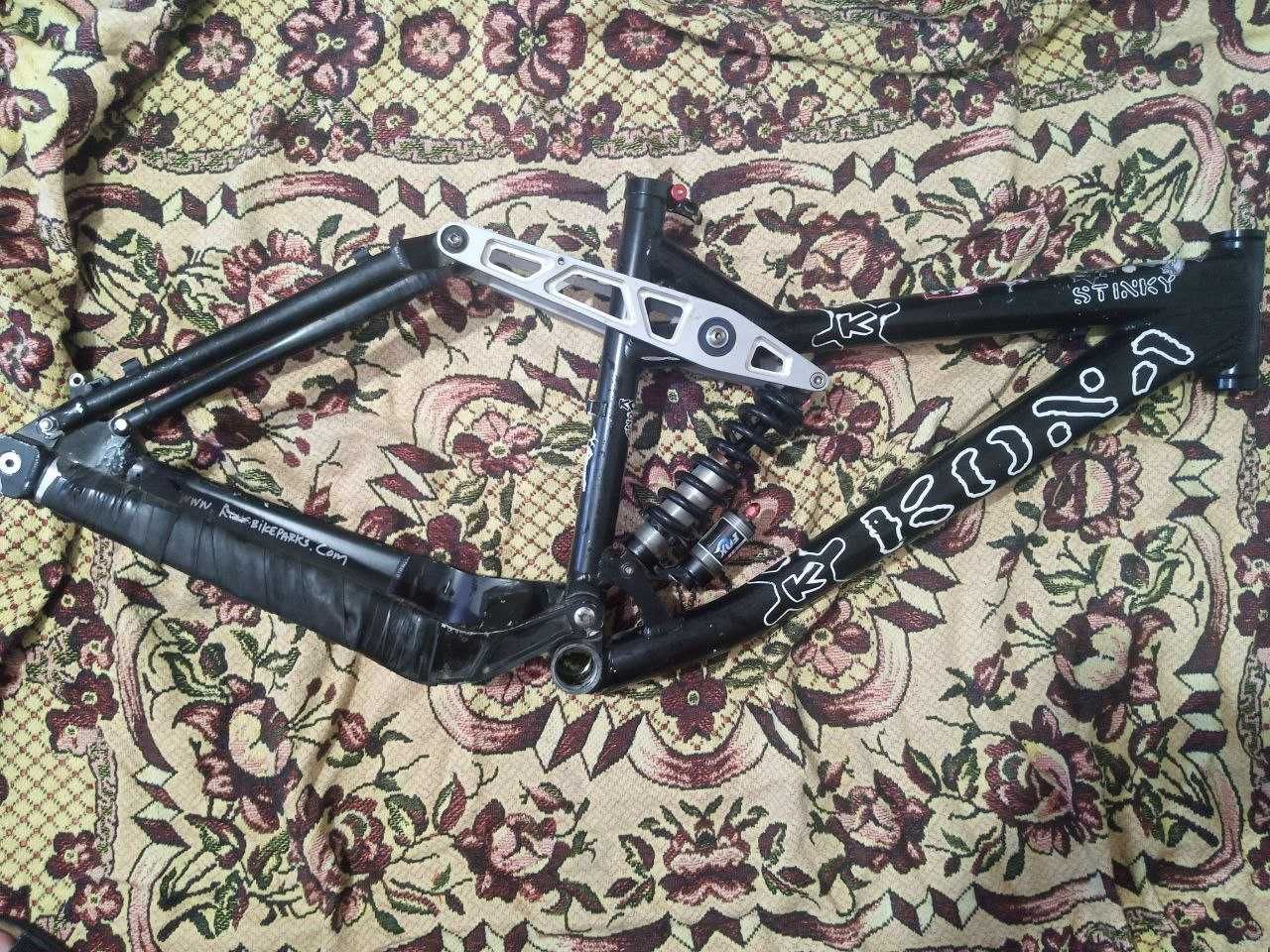 Рама Kona stinky 2006 + аморт FOX DHX 3.0 (DH FR specialized, fox)