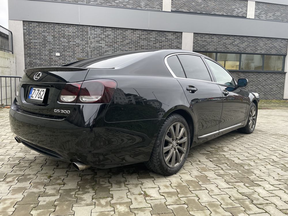 ładne autko Lexus gs300
