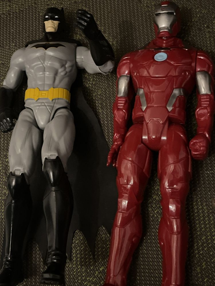 Figuras Batman e Ironman Dc Comics - USADAS