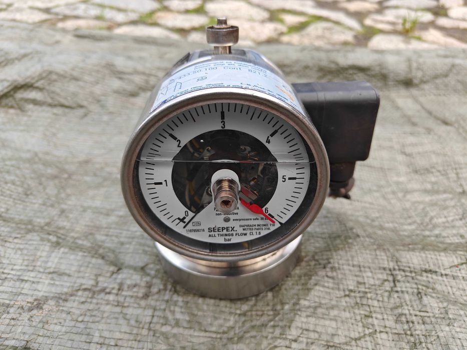 Manometr membranowy WIKA Seepex 433.50.100 Cont 821.2