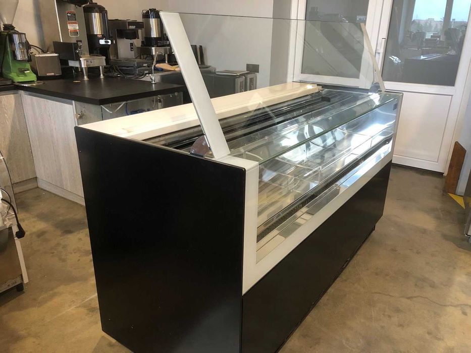 Кондитерська холодильна вітрина ISA Oneshow - НОВА