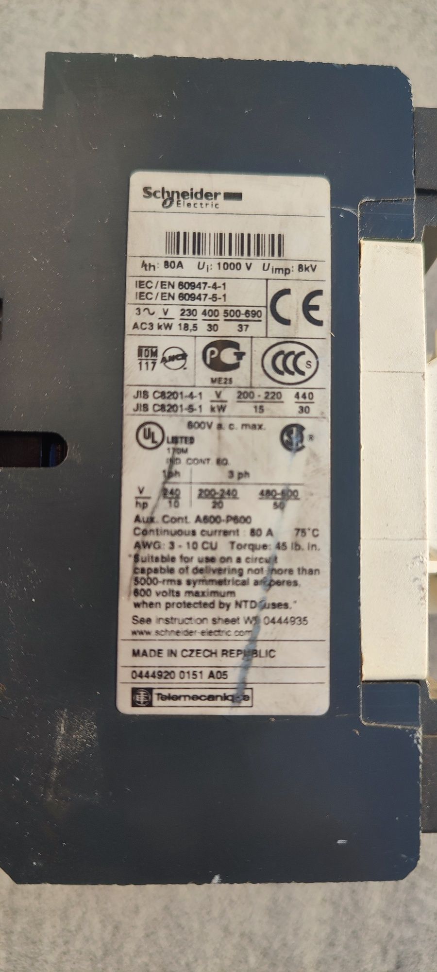 Stycznik mocy Schneider LC1D65 styki pomocnicze