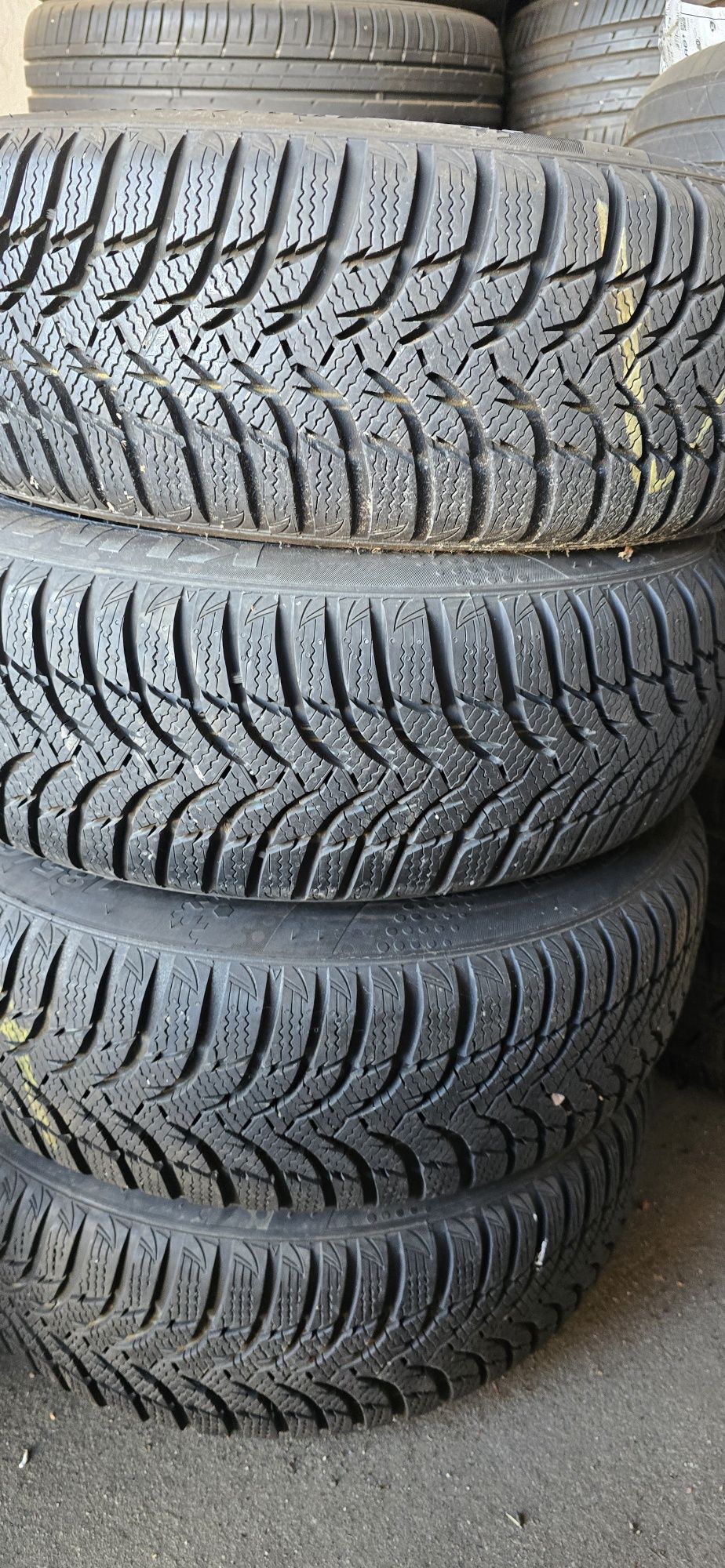 Opony zimowe 185/65/15 Kumho j.nowe