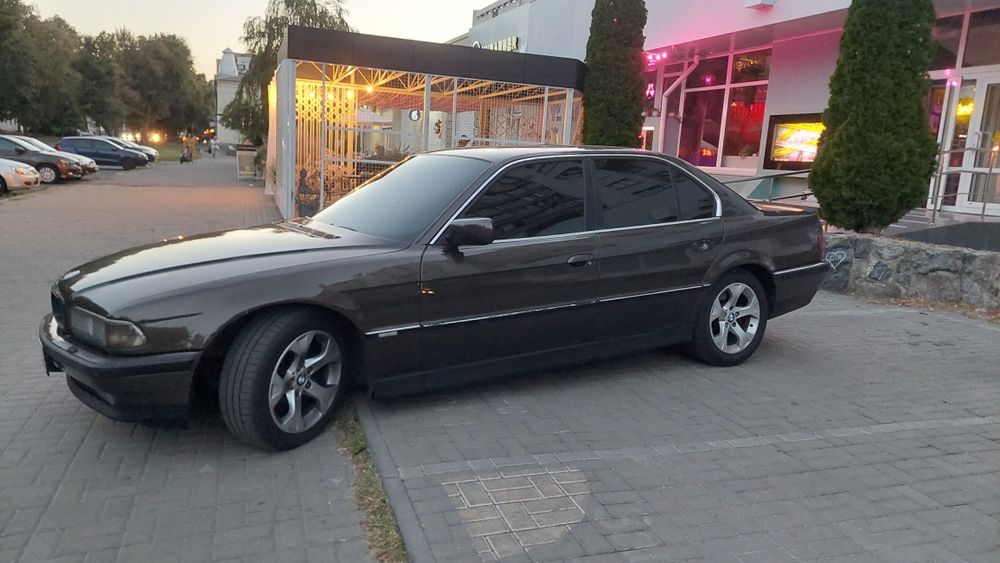BMW 740i АКПП 1994р у відмінному стані