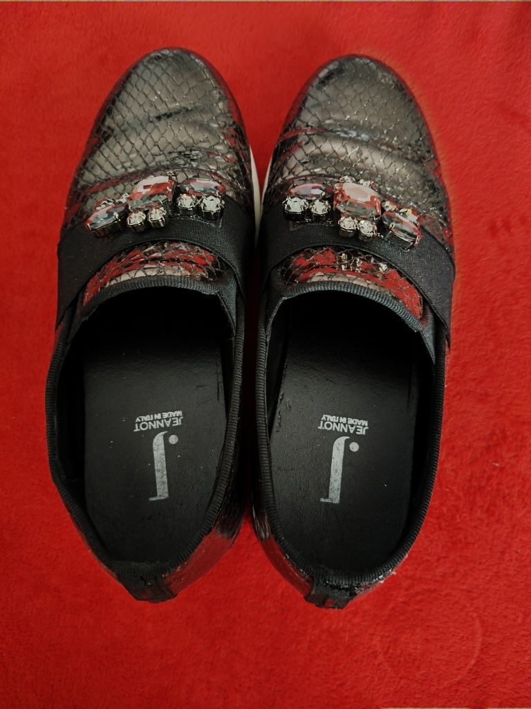 trampki Włochy, stan nowy, nie pasują, rozmiar 36, długość wkładki 23,