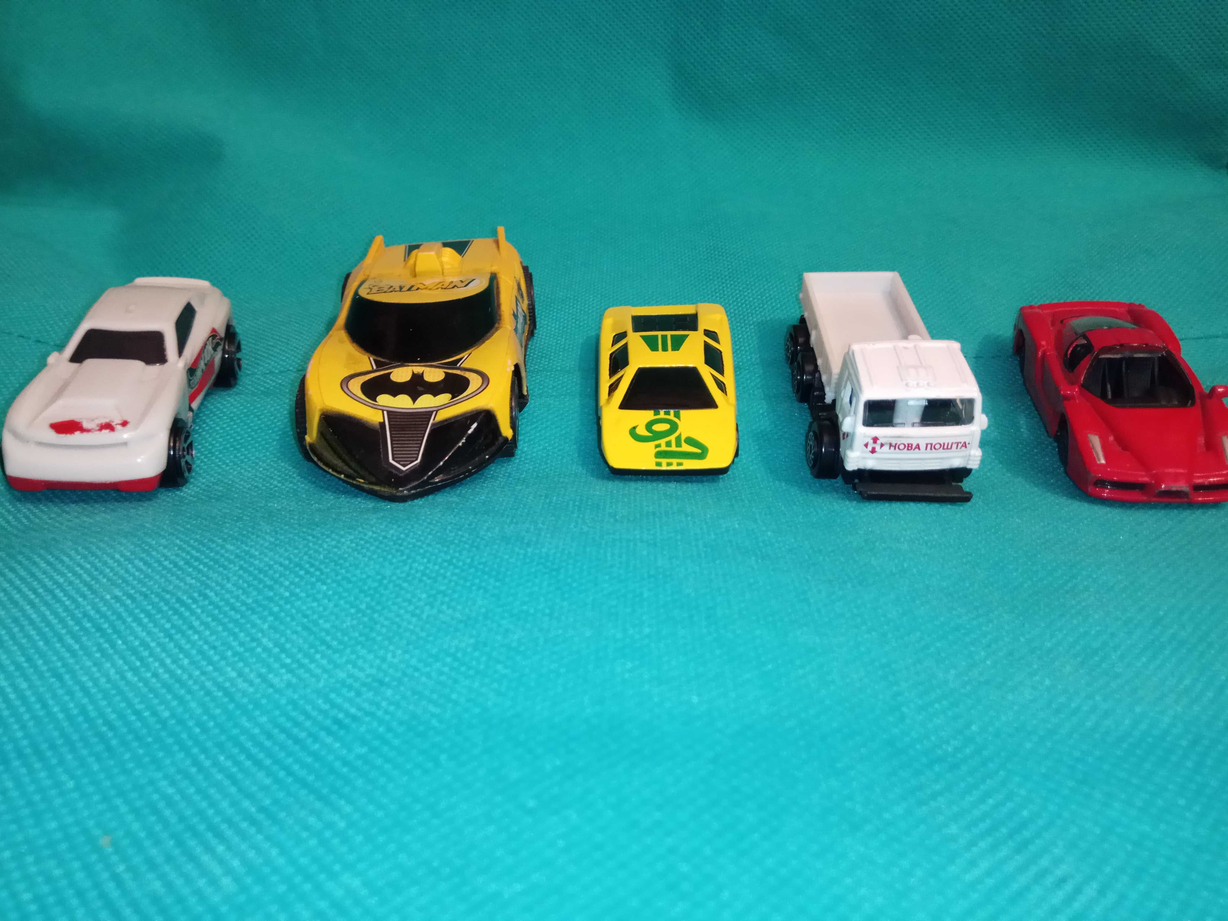Игровой набор Le Toy Van гараж Dino's Toy Garage