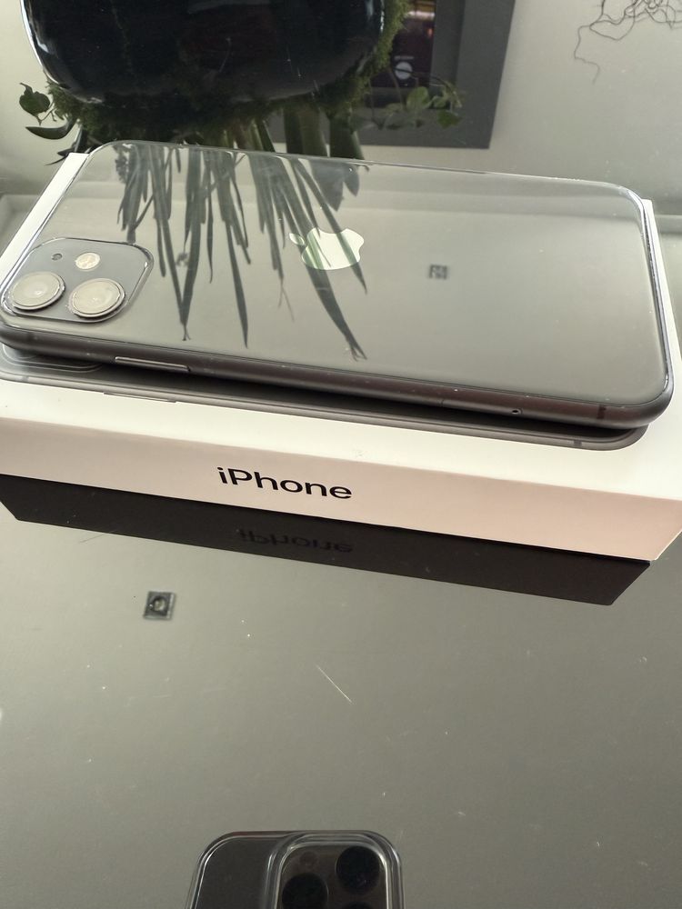 Iphone 11 czarny kabel opakowanie etui ideal