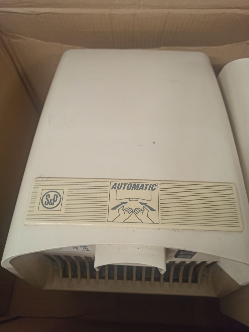 Suszarka do rąk automatyczna.Posiadam 4 szt.
