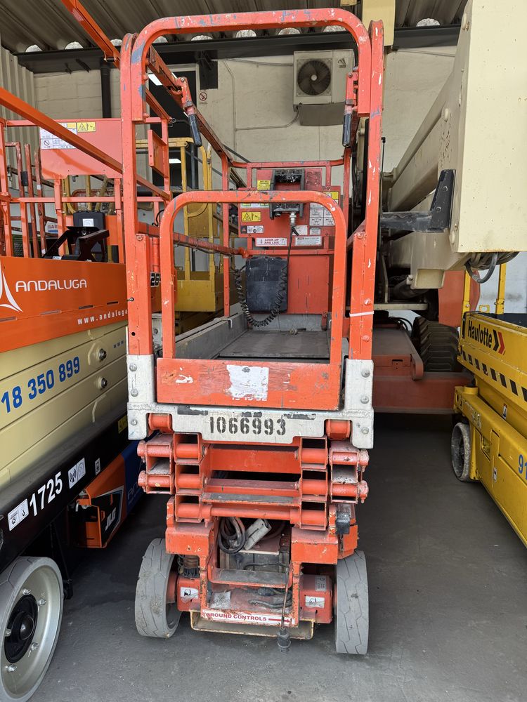 Plataforma elevatoria Tesoura usada JLG 1930 (8Mt)