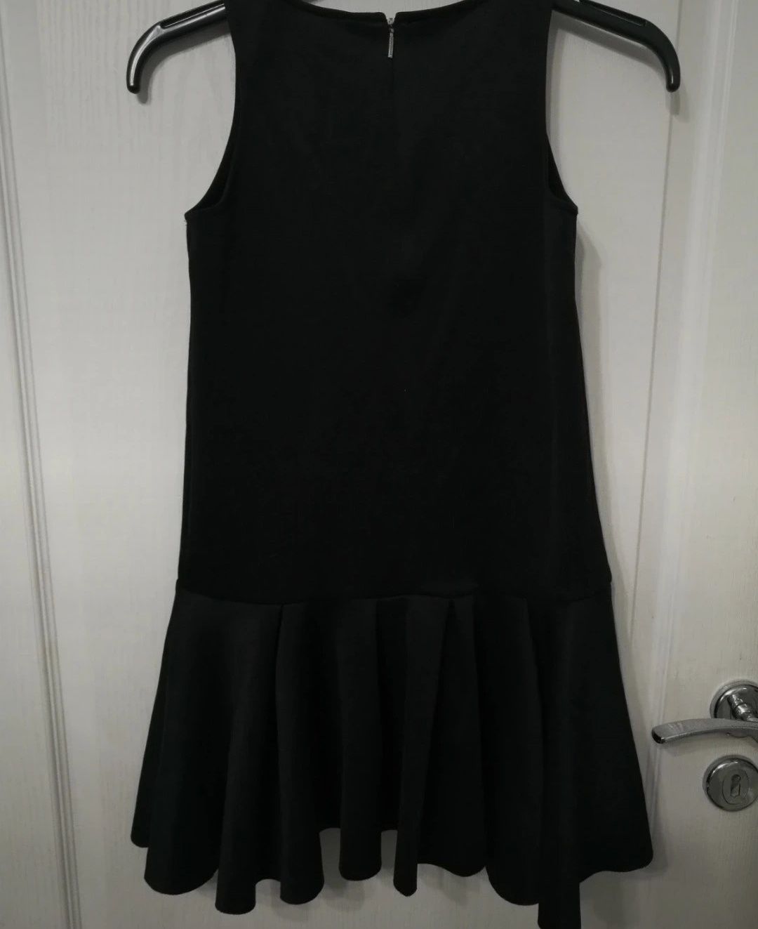 Czarna sukienka Reserved 140