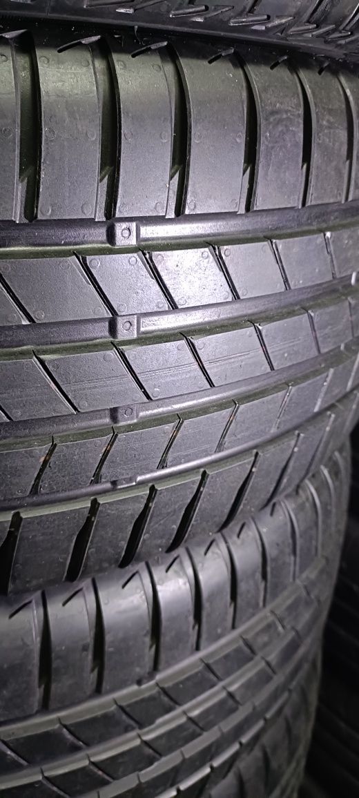 Pneus  215/45/17