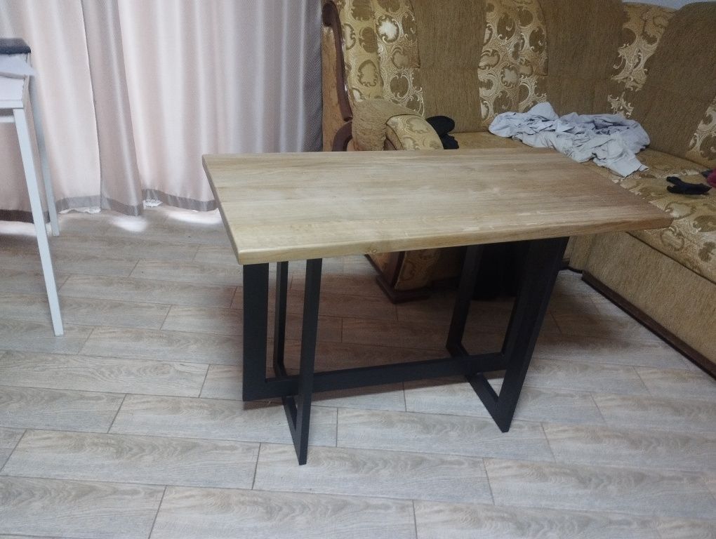 Продам стіл журнальний лофт