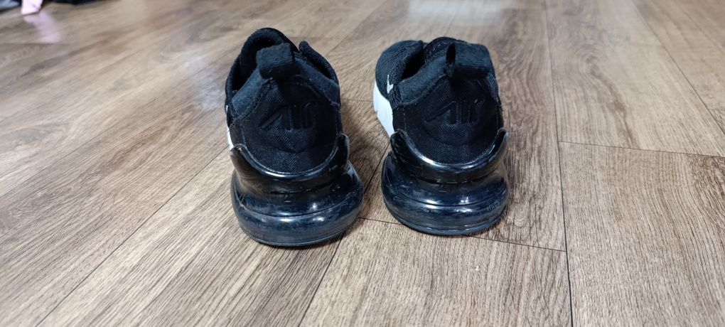 Кроссовки демисезонные Nike AIR MAX 270 AO2372-001 р.33.5 черные