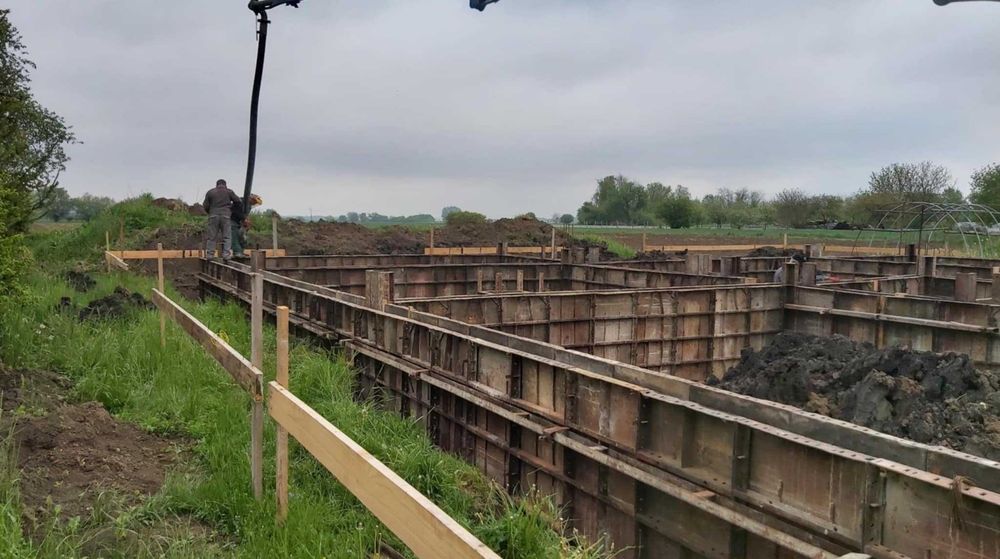 Wynajem szalunków fundamentowych acrow