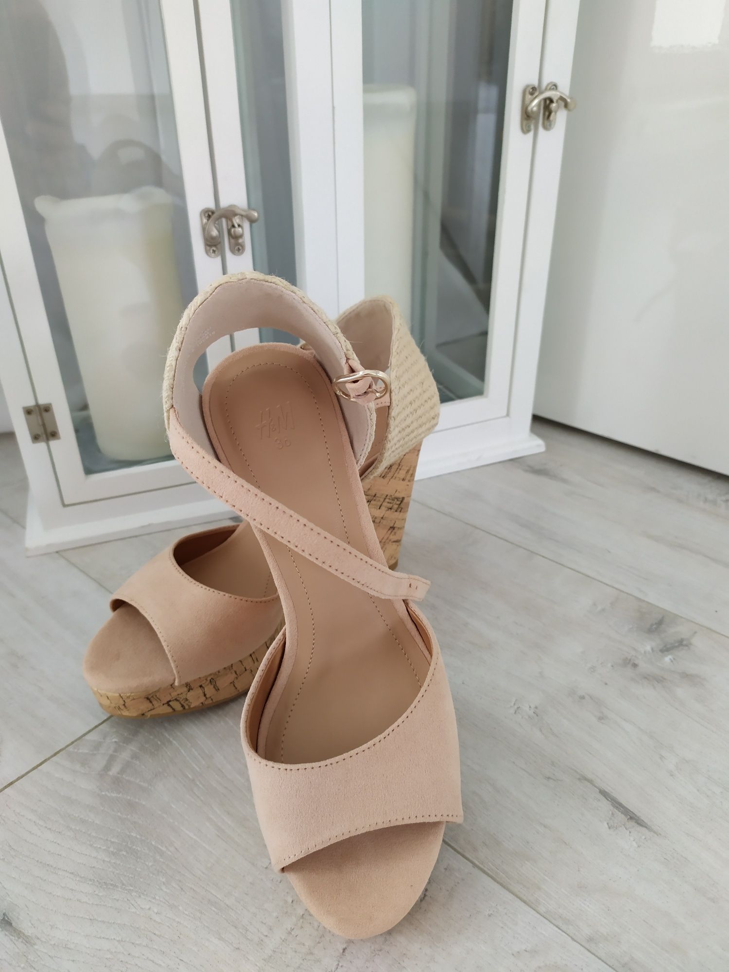 NOWE buty na koturnie H&M