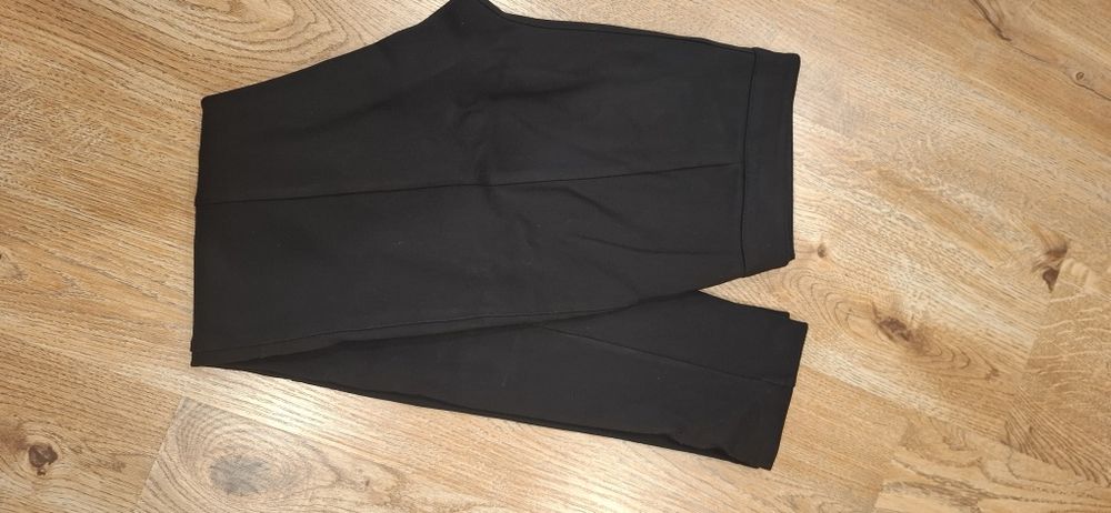 Czarne spodnie slim