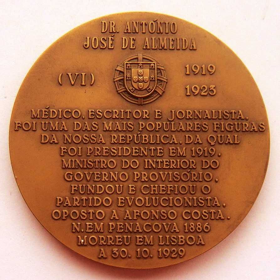 Medalha de Bronze Dr António José de Almeida por CABRAL ANTUNES