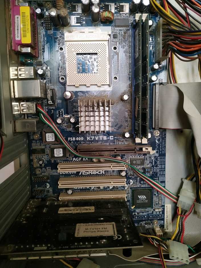 Материнская плата ASRock K7VT6-C с оперативкой и TV тюнером