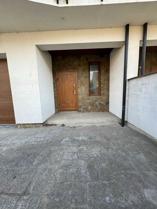 Продається Дуплекс Готовий до Ремонту неподалік центру міста!!!